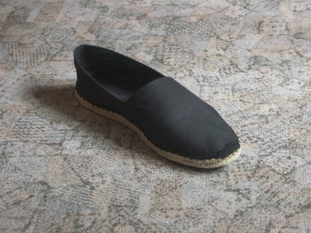 Espadrilles en toile et corde naturelle, chaussures tendance été 2026