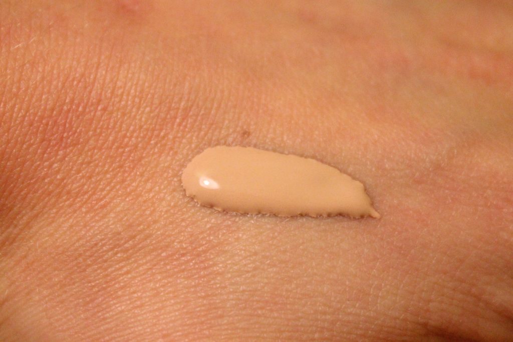 Fond de teint fluide et base de maquillage adaptes a la chaleur de l ete